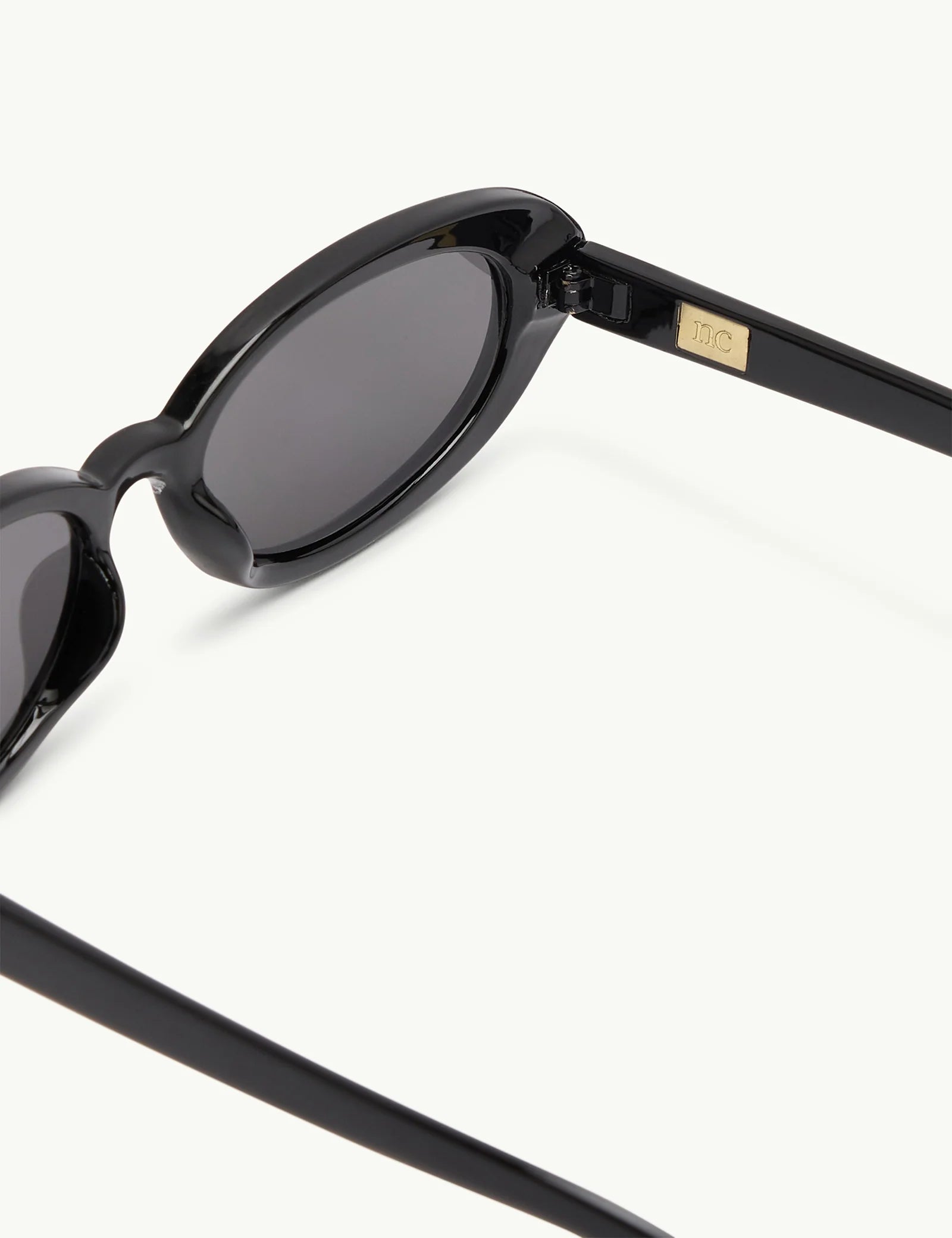 Black Oval Halo Sunglasses