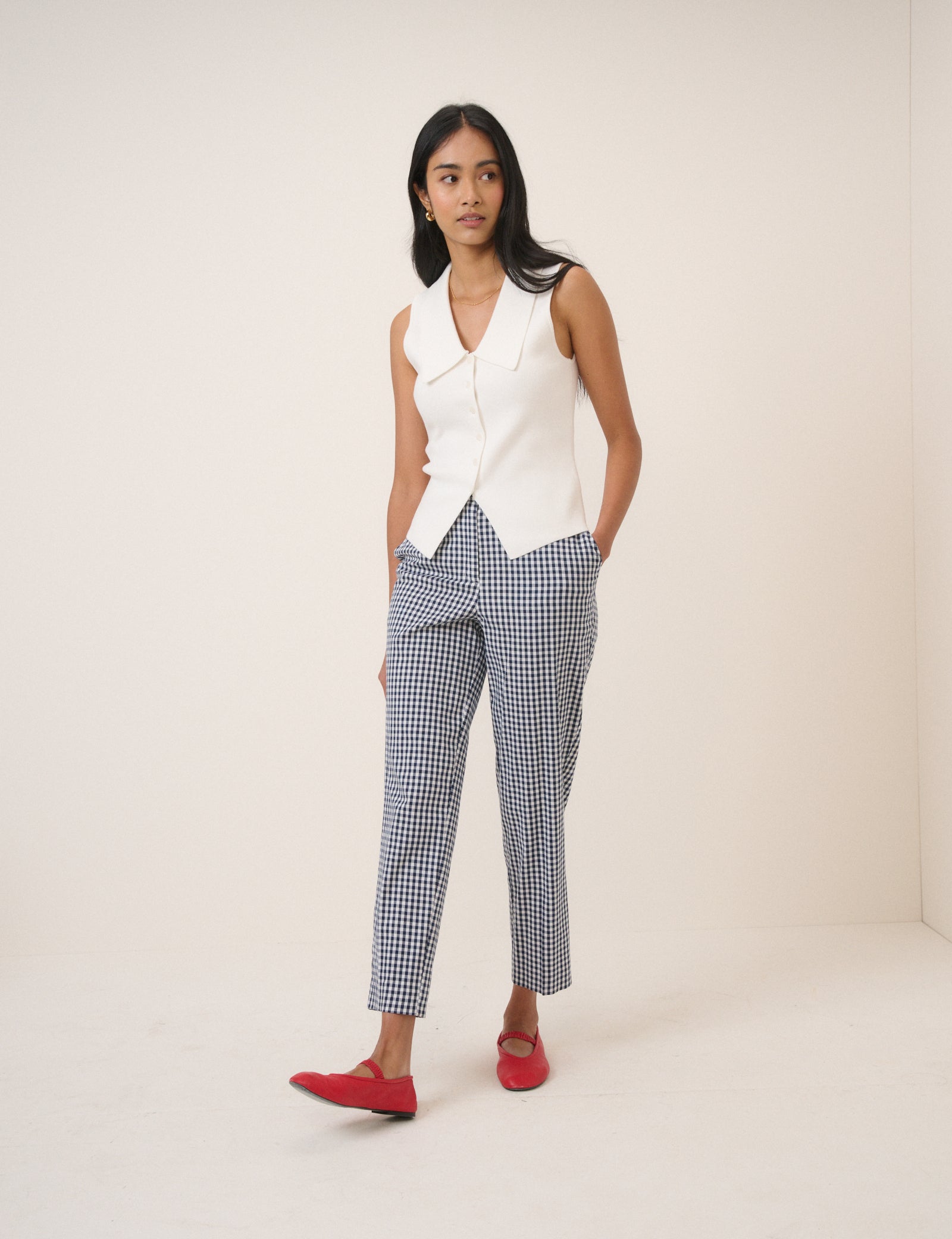 White Collared Detail Knitted Top
