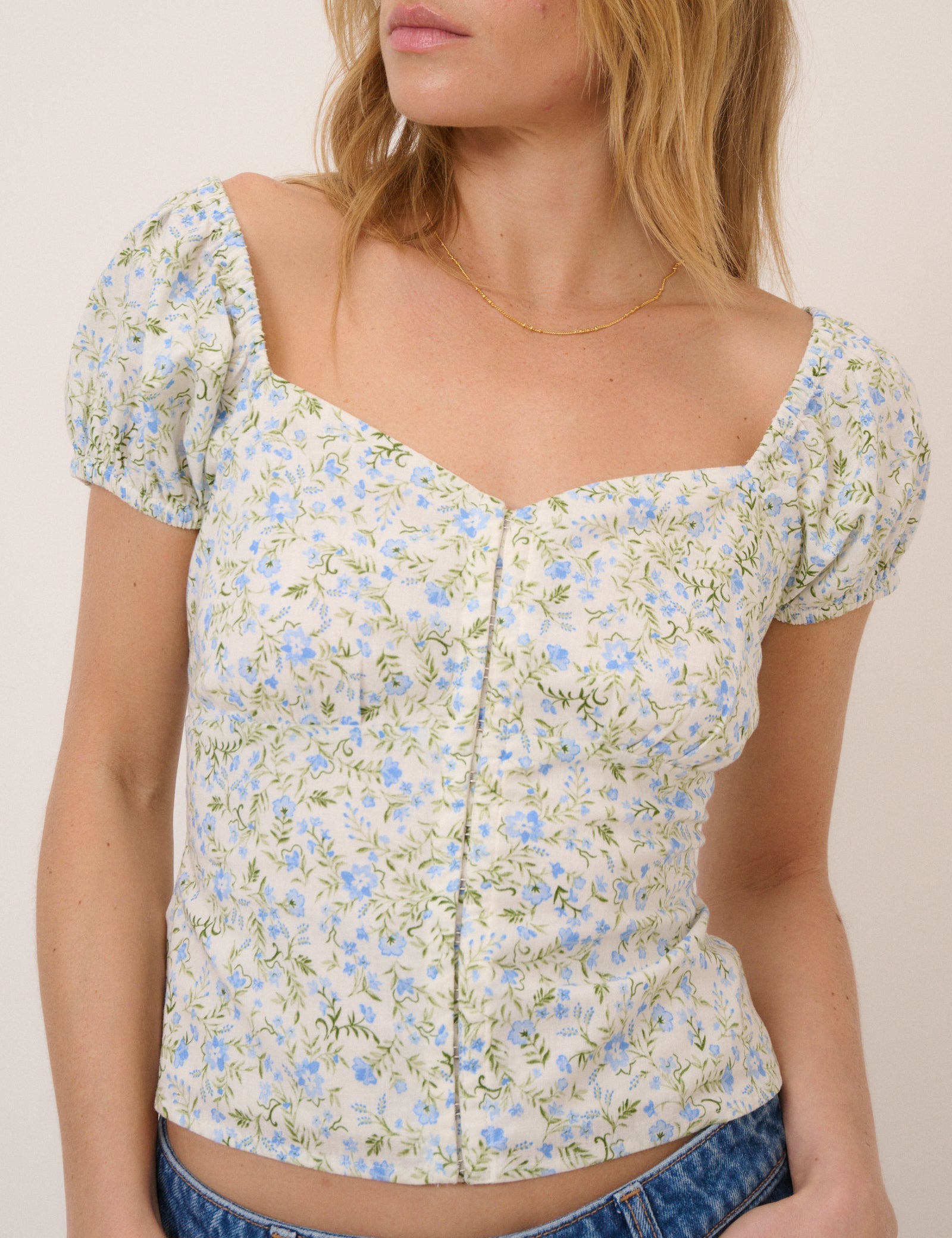 White Floral Sweetheart Neck